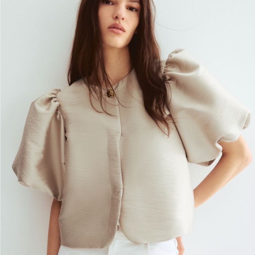 H&M Beige Puff Sleeve Top